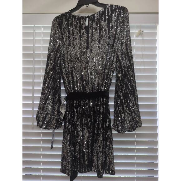 Betsy & AdamWomen's Long-Sleeve Tie-Waist Sequin Mini Dress size 2 - Picture 4 of 4